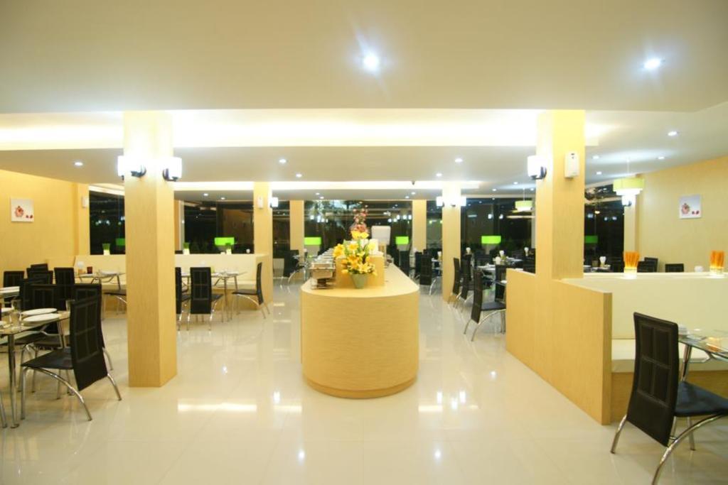 Dragon Beach Resort Jomtien Pattaya Exterior photo